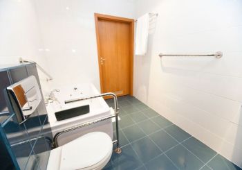 Nocleg w Gliwicach z toaletą dla osób niepełnosprawnych